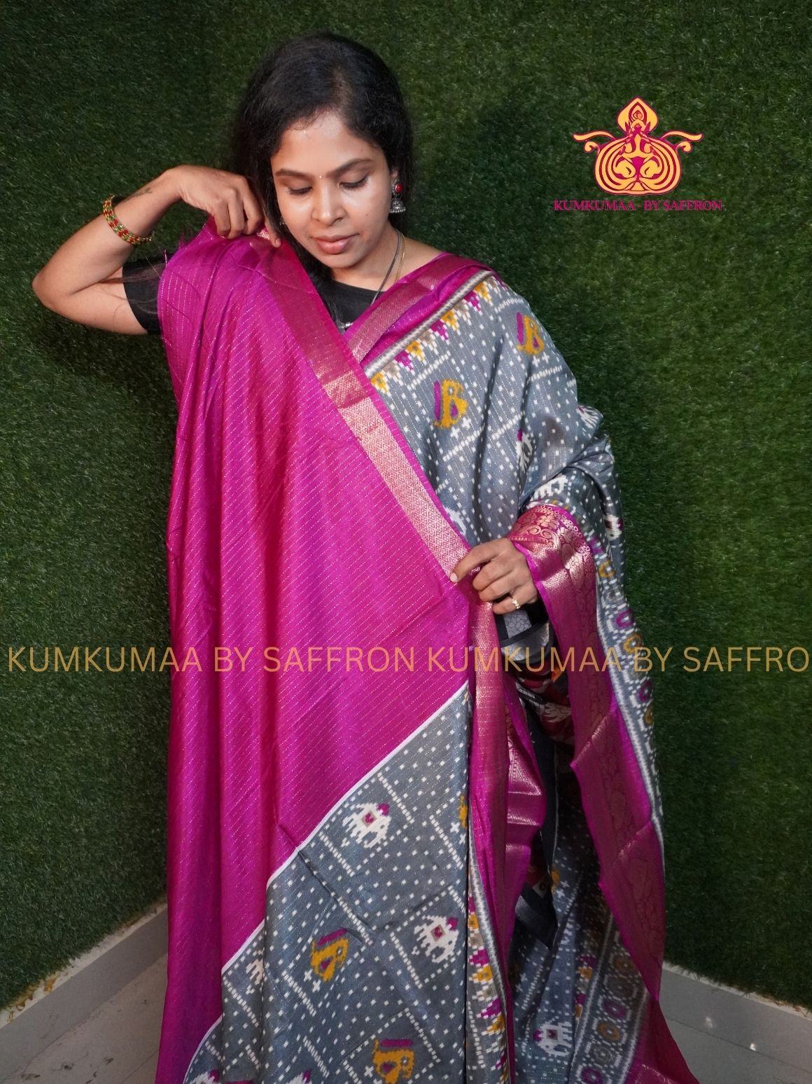 Dola Silk - COMFORTABLE FESTIVE Beautiful saree for women- GRAY-PINK COLOUR - IKKAT PATOLA DESIGN - ZARI BORDER - KUMKUMAA TRENDY TRADITIONAL WEAR - Comfort - Confidence - Elegance
