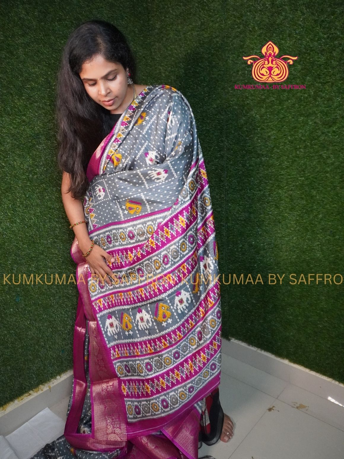 Dola Silk - COMFORTABLE FESTIVE Beautiful saree for women- GRAY-PINK COLOUR - IKKAT PATOLA DESIGN - ZARI BORDER - KUMKUMAA TRENDY TRADITIONAL WEAR - Comfort - Confidence - Elegance