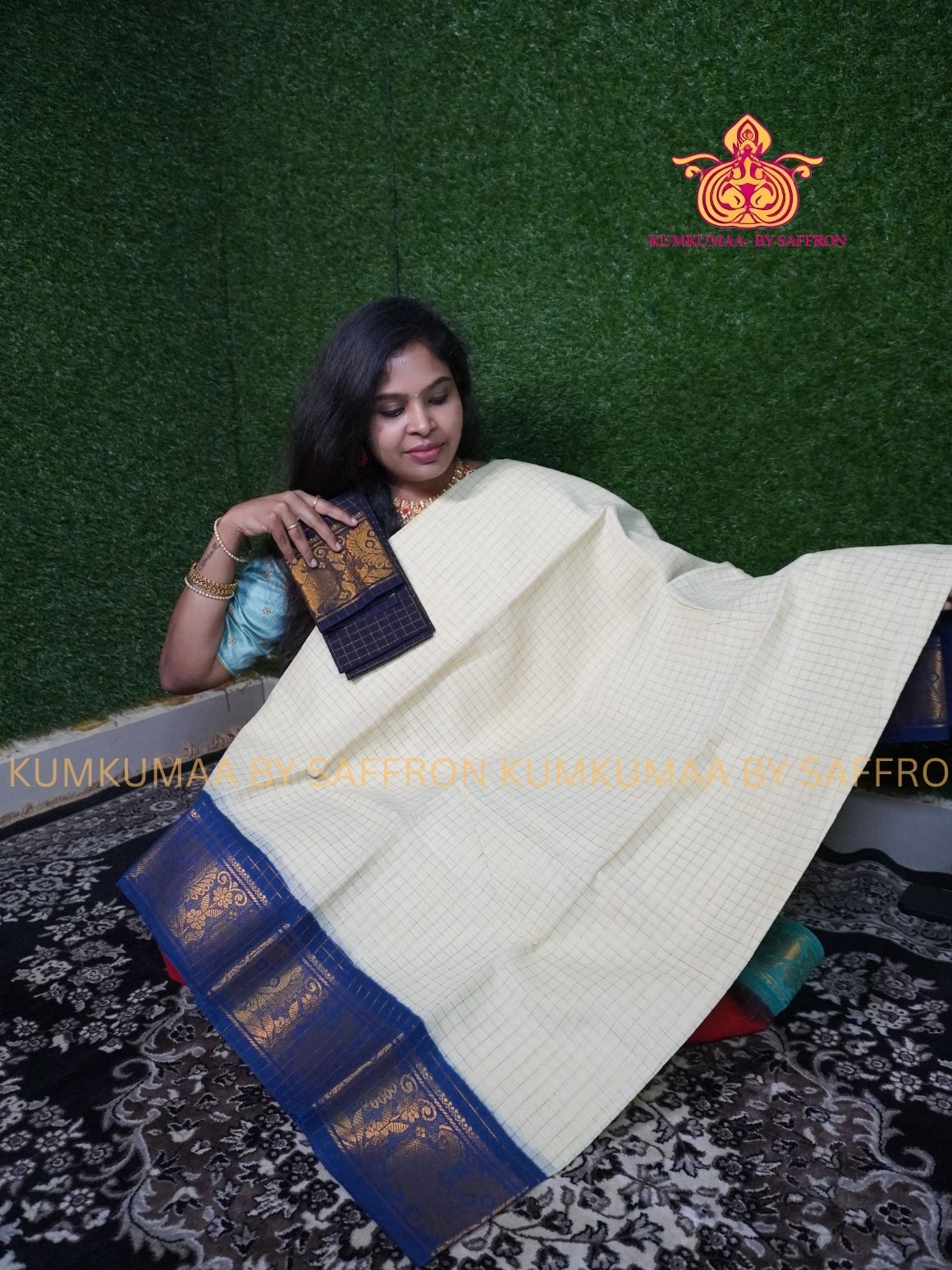 SUNGUDI COTTON- WHITE WITH NAVY BLUE BLOUSE - Kumkumaa comfort wear -Soft and breathable -Handloom