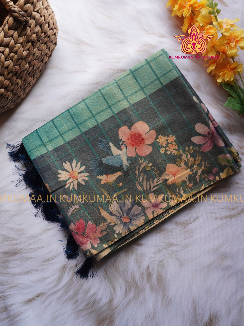 SOFT TISSUE - LIGHT GREEN WITH DARK GREEN COLOUR WITH BLOUSE - TISSUE WEAVING - SHINE TISSUE WITH FLORAL DESIGN -KUMKUMAA EXCLUSIVE