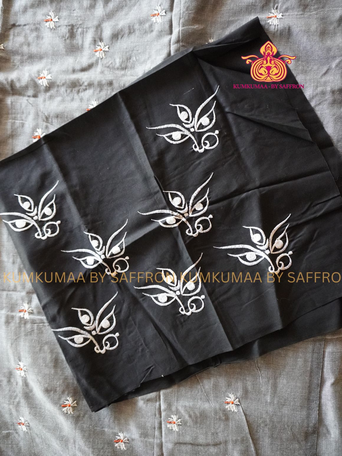 KATHI COTTON- GRAY SAREE WITH WHITE FLORAL EMBROIDERY- EXTRA BLOUSE WITH EMBROIDERY DESIGN - Kumkumaa Exclusive SOFT KADHI COTTON - FANCY COMFORT