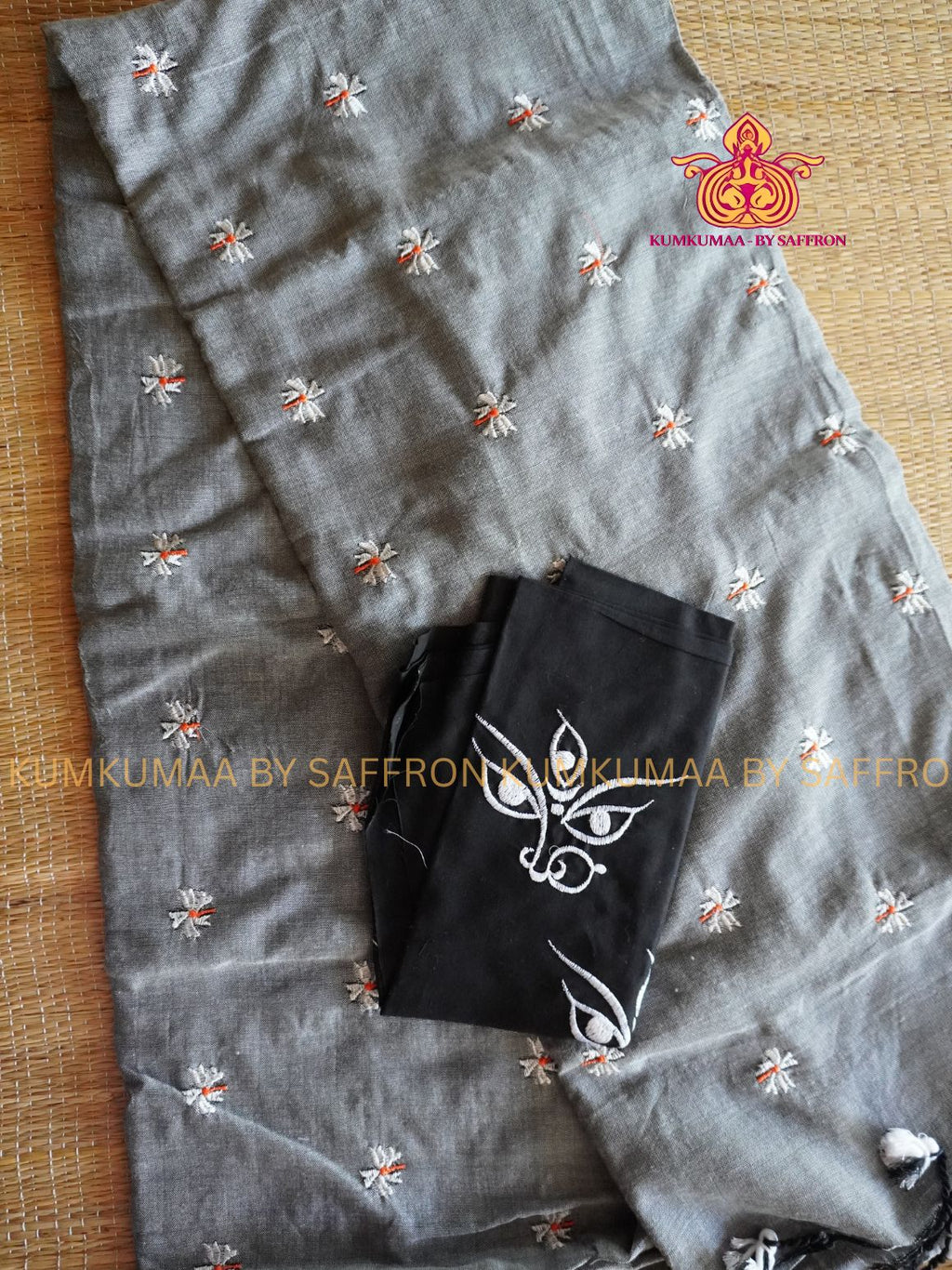 KATHI COTTON- GRAY SAREE WITH WHITE FLORAL EMBROIDERY- EXTRA BLOUSE WITH EMBROIDERY DESIGN - Kumkumaa Exclusive SOFT KADHI COTTON - FANCY COMFORT