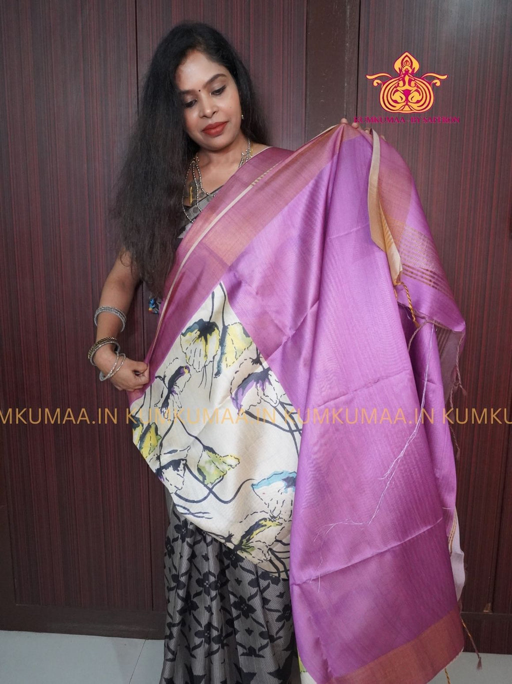 TUSSAR SILK - OFF WHITE AND MAJANTA - FLOWER DESIGN SAREE - WITHOUT BORDER - LATEST COLLECTION - KUMKUMAA BY SAFFRON - UNIQUE DESIGN
