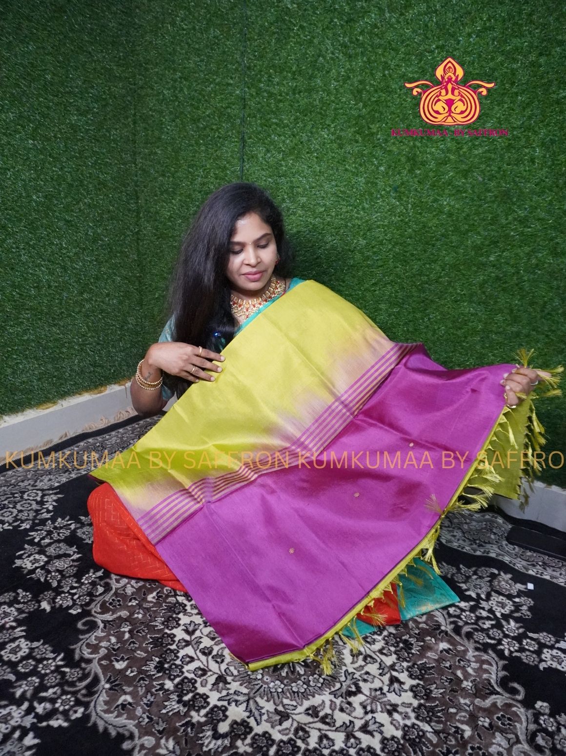 VAAZHAINAAR PATTU - LIGHT GREEN AND MAJANTA SAREE - WITHOUT BORDER- TRADITIONAL WITHOUT BLOUSE - Kumkumaa TRADITIONAL