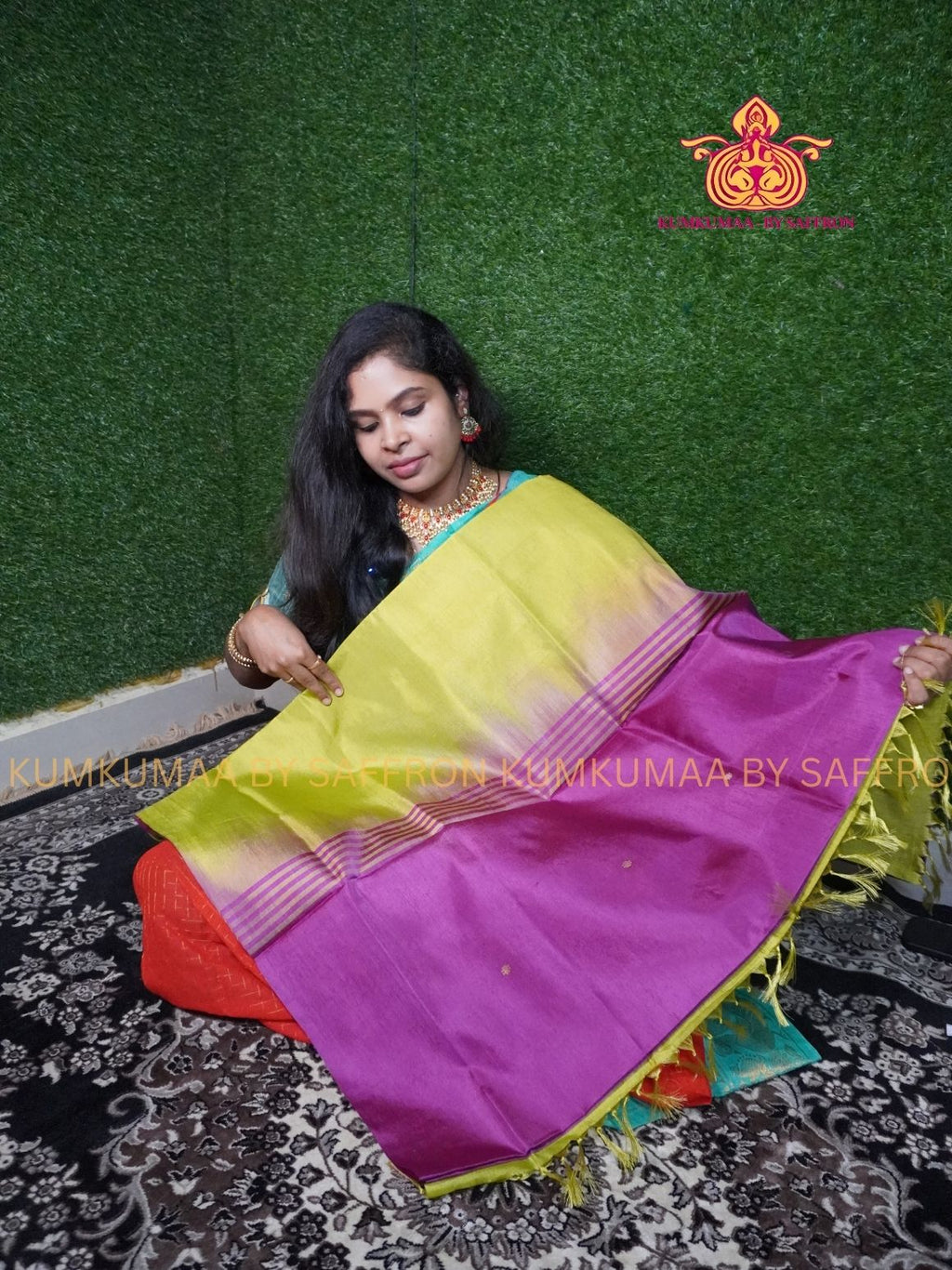 VAAZHAINAAR PATTU - LIGHT GREEN AND MAJANTA SAREE - WITHOUT BORDER- TRADITIONAL WITHOUT BLOUSE - Kumkumaa TRADITIONAL