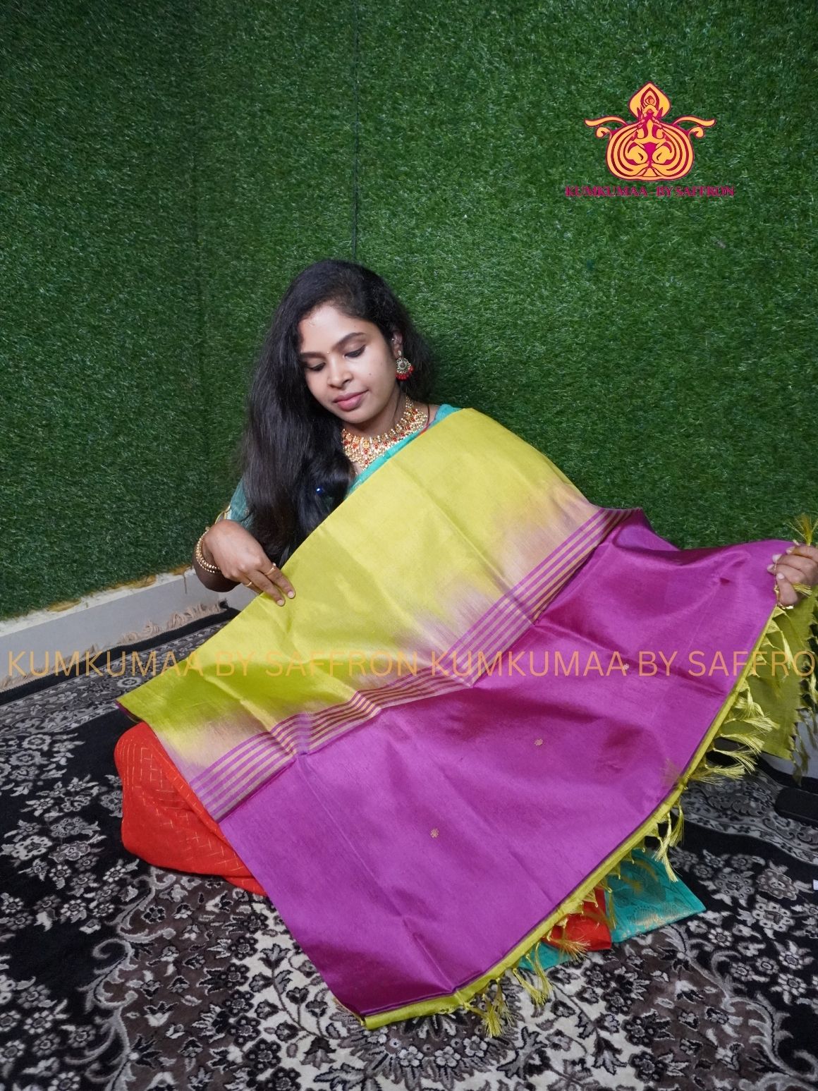 VAAZHAINAAR PATTU - LIGHT GREEN AND MAJANTA SAREE - WITHOUT BORDER- TRADITIONAL WITHOUT BLOUSE - Kumkumaa TRADITIONAL