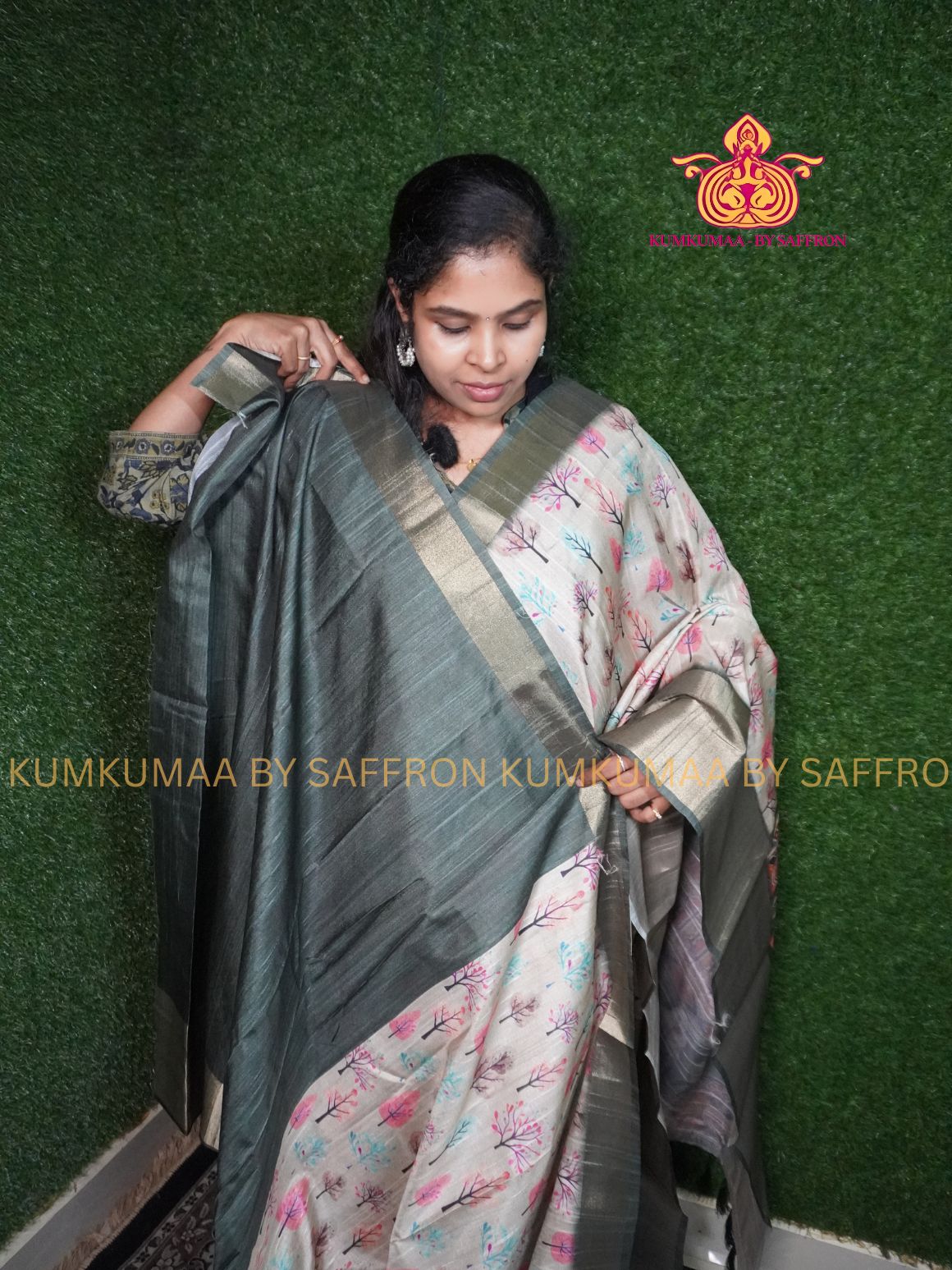 TUSSAR SILK - BEIGE OLIVE GREEN - FLOWER DESIGN SAREE - FALL TREE DESIGN ZARI WEAVING BORDER - LATEST COLLECTION - KUMKUMAA BY SAFFRON - UNIQUE DESIGN