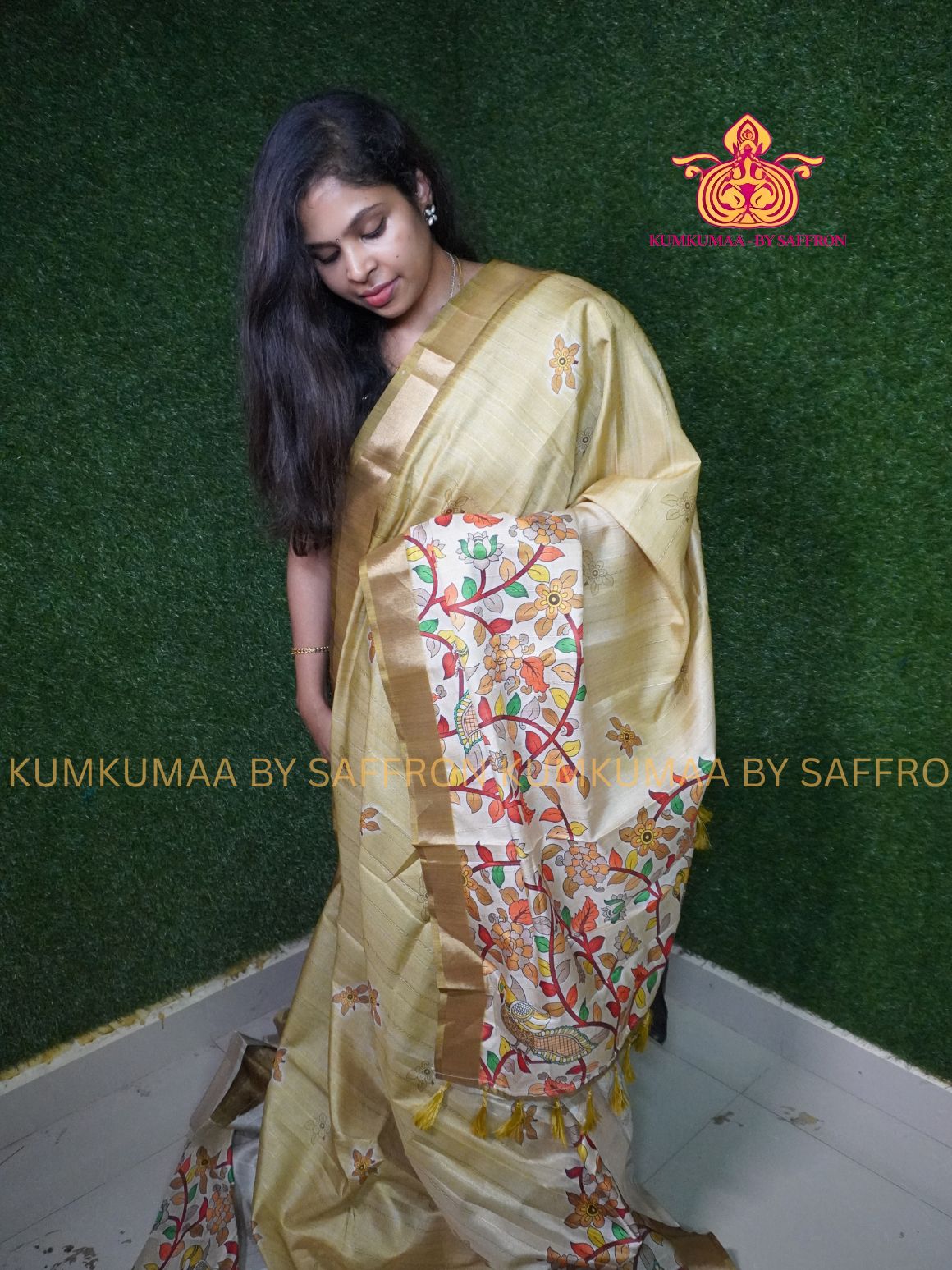 TUSSAR SILK - BEIGE  OLIVE GREEN - FLOWER DESIGN SAREE - CREEPER SKIRTING ZARI WEAVING MINIMALISTIC BORDER - LATEST COLLECTION - KUMKUMAA BY SAFFRON - UNIQUE DESIGN
