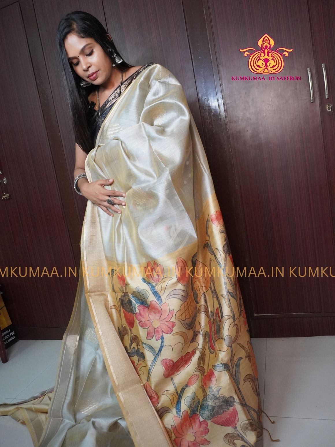 COTTON SILK- SILVER SAREE WITH BLOUSE - MINIMALISTIC BORDER -FLORAL DESIGN PRINTED- Kumkumaa FESTIVE - OCCASION ELEGANCE - STYLISH AND BEAUTIFUL