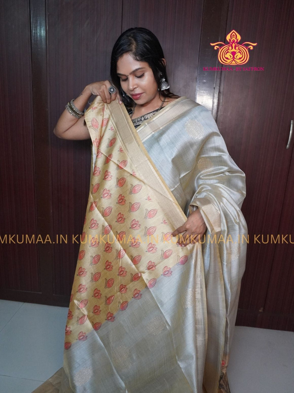 COTTON SILK- SILVER SAREE WITH BLOUSE - MINIMALISTIC BORDER -FLORAL DESIGN PRINTED- Kumkumaa FESTIVE - OCCASION ELEGANCE - STYLISH AND BEAUTIFUL
