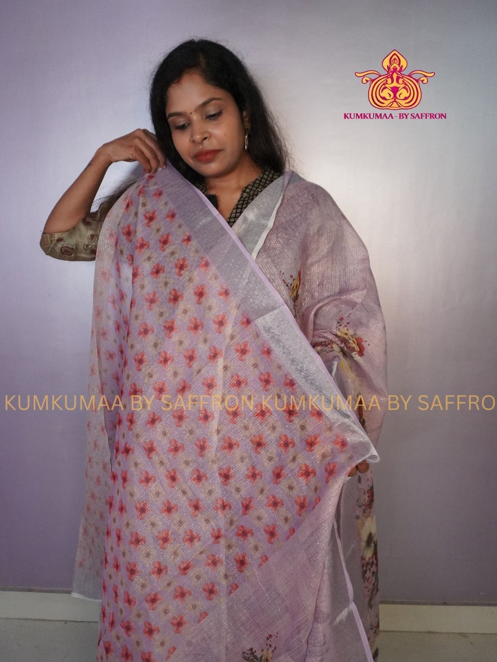 SHIMMER LINEN COTTON- ICY LAVENDER COLOUR SAREE- PINK FLORAL DESIGN - ELEGANT TRENDY SAREE - WITH BLOUSE - Kumkumaa exclusive - Comfort wear Collection- Trendy and comfortable