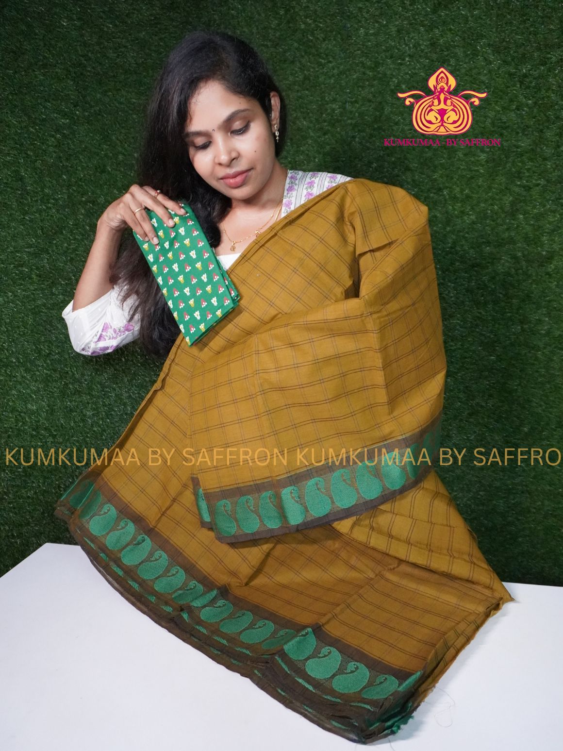 CHETTINAD COTTON - BROWN CHECKED SAREE WITH GREEN BORDER - SOFT AND COMFORTABLE - Kumkumaa Exclusive COMFORT EVERYDAY SAREE