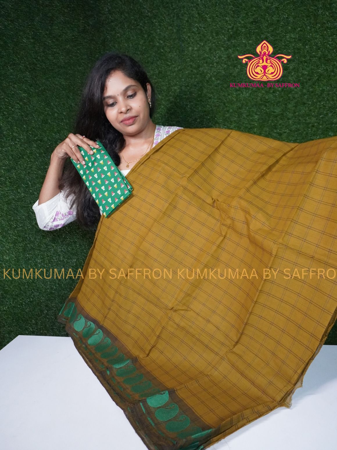 CHETTINAD COTTON - BROWN CHECKED SAREE WITH GREEN BORDER - SOFT AND COMFORTABLE - Kumkumaa Exclusive COMFORT EVERYDAY SAREE