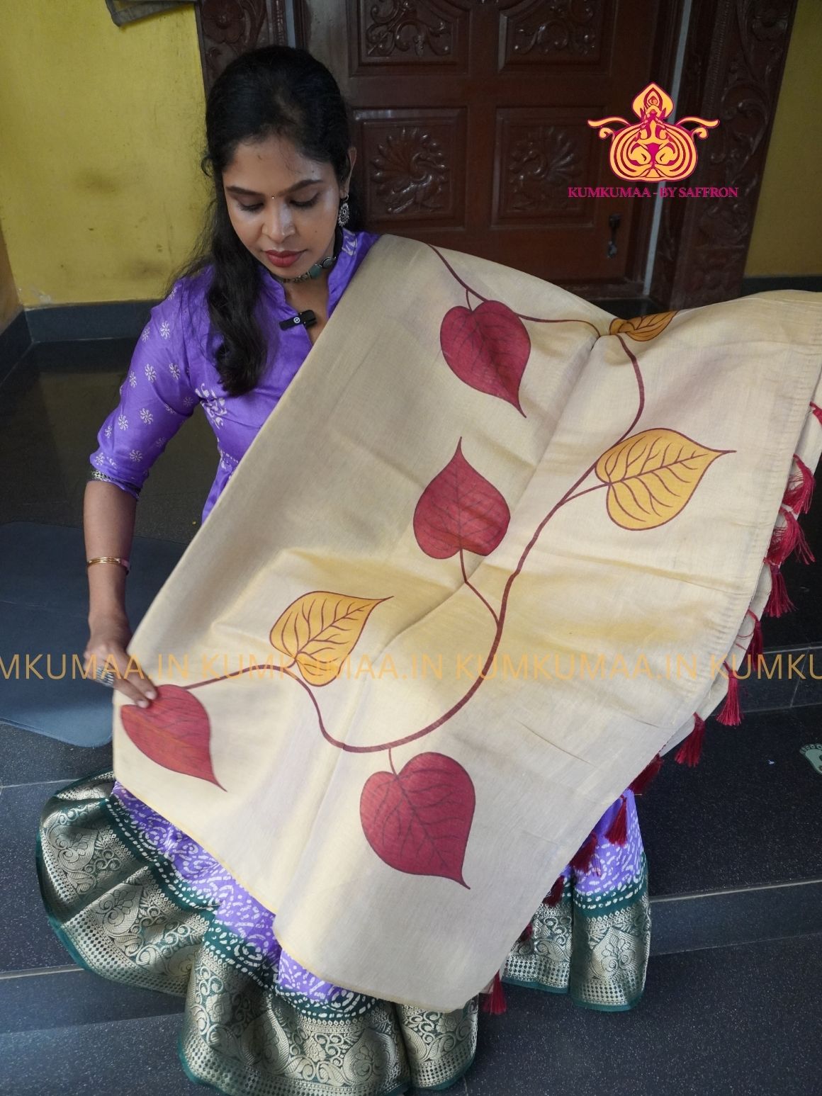 SOFT TISSUE - MILD GOLD WITH RED COLOUR WITH BLOUSE - TISSUE WEAVING - KERALA TISSUE WITH CREEPER DESIGN - PRINTED BLOUSE-KUMKUMAA EXCLUSIVE
