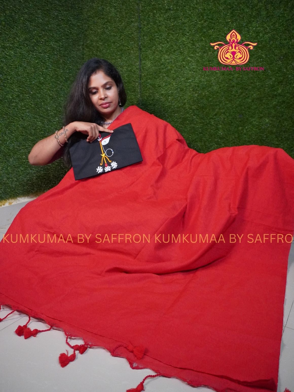KATHI COTTON- RED AND BLACK SAREE WITH BLOUSE- EXTRA BLOUSE WITH EMBROIDERY DESIGN - Kumkumaa Exclusive SOFT KADHI COTTON - FANCY COMFORT