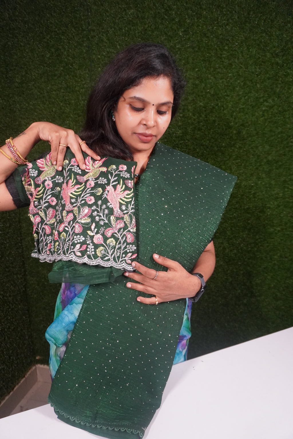 CHIFFON - GREEN SAREE WITH CRYSTAL AND EMBROIDERY BLOUSE - PARTY WEAR - EXCLUSIVE KUMKUMAA COLLECTION-FLOWY MATERIAL- CHIC AND GORGEOUS